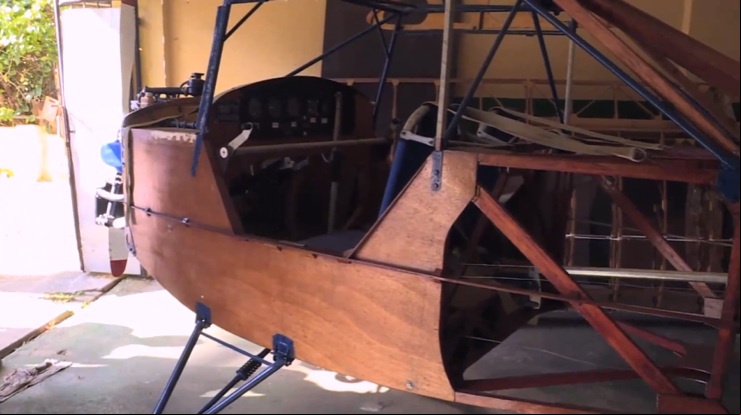 Cubano construye avión en su garaje en La Habana