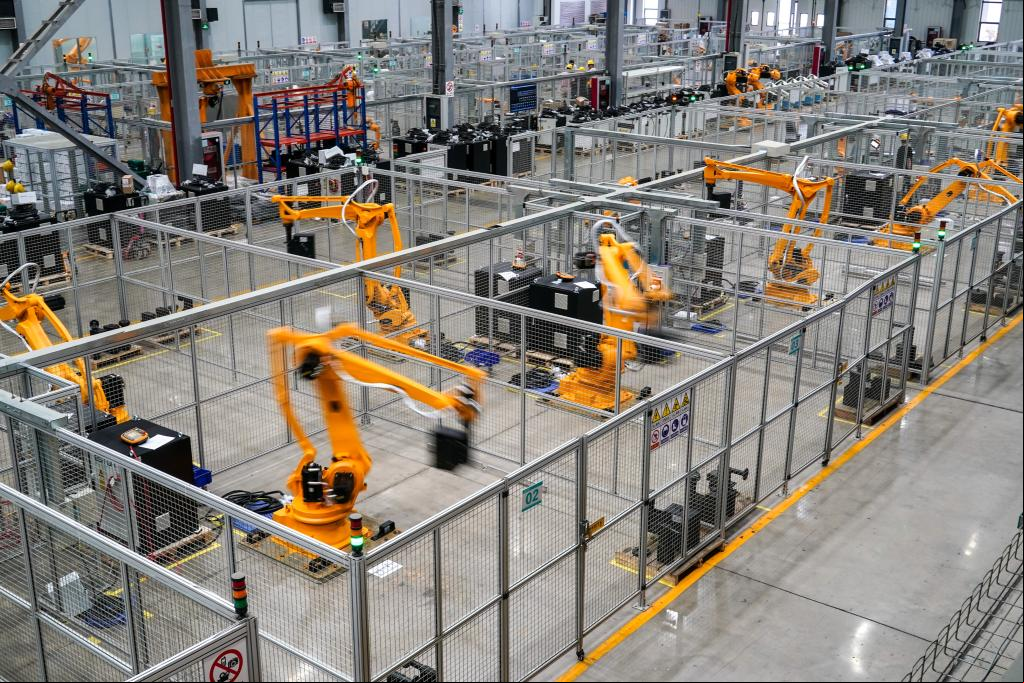 Desempeño económico de China en primer semestre sienta bases sólidas para lograr objetivos anuales